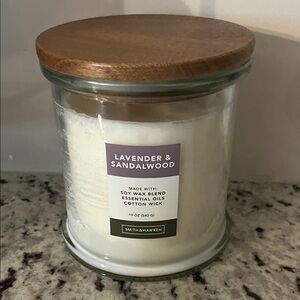 Smith & Hawken Lavender & Sandalwood Candle with Wooden Lid - White.  New